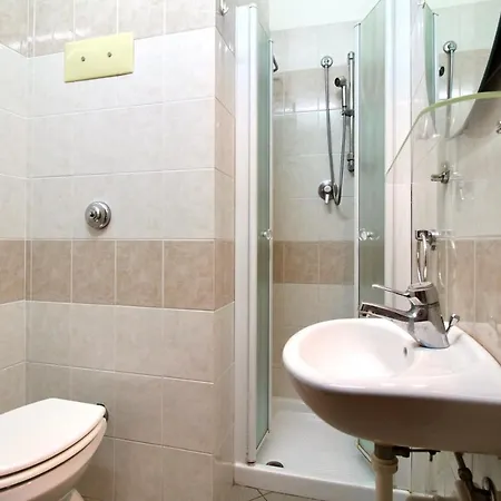Con Giardino E Posto Auto Appartement *